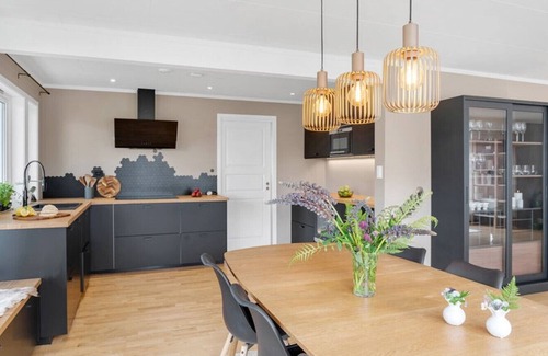 Ersfjordbotn House | Northern Lights adventure! Detached house with a view