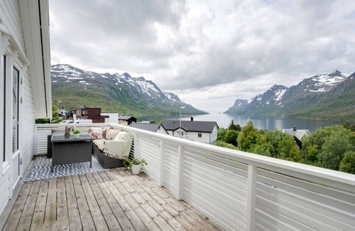 Ersfjordbotn House | Northern Lights adventure! Detached house with a view