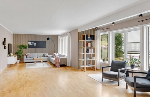 Ersfjordbotn House | Northern Lights adventure! Detached house with a view