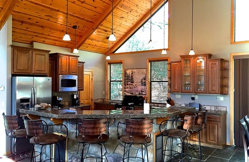 Strawberry Cabin | Northern Luxury in The Pines