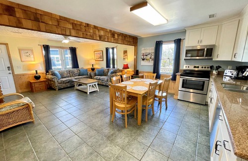 Ocracoke House | Northern Pond: Dog friendly, wrap around porch, screened porch.
