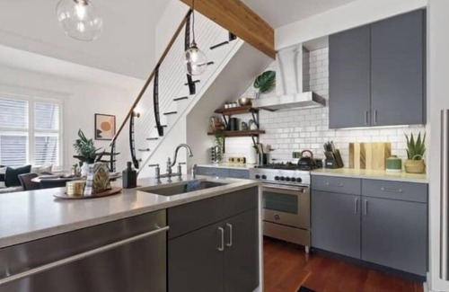 Alphabet Historic District Apartment | Northern Spy: Luxury 2 bed, Steps to 23rd!