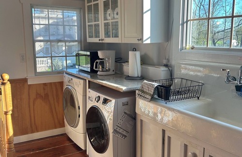 Peconic House | NORTHFORK COTTAGE with POOL & HOT TUB - thru Columbus day