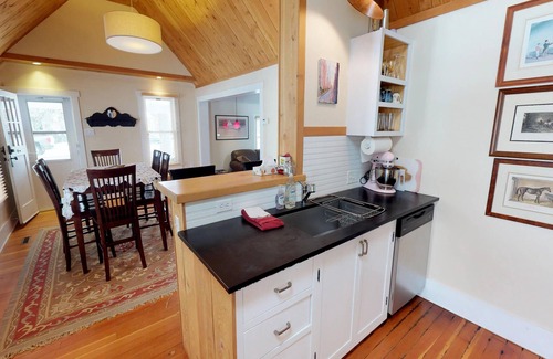 Bozeman House | Northside Hideaway Exquisite1-Bedroom House, Quiet Street.