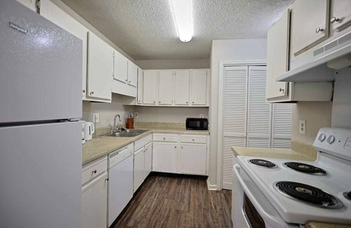 Tougaloo Apartment | Northtown Apartments 4B I Comfy 2 Bed 2 Bath