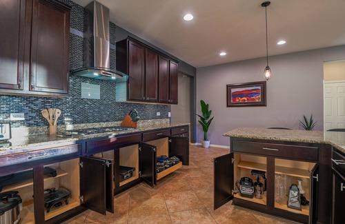 Oracle House | NorthWest Gem Snowbird-Friendly w/Pool Heat opt.
