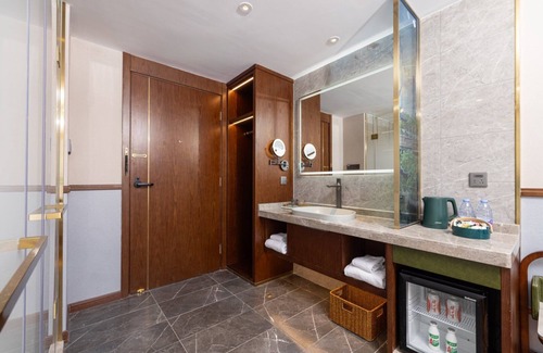 Jing'an Hotel | Nostalgia S Hotel(Shanghai Railway Station & Suzhou Creek)