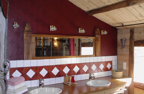 La Chaise-Dieu House | NotreBergerie, Baffour La Chaise Dieu