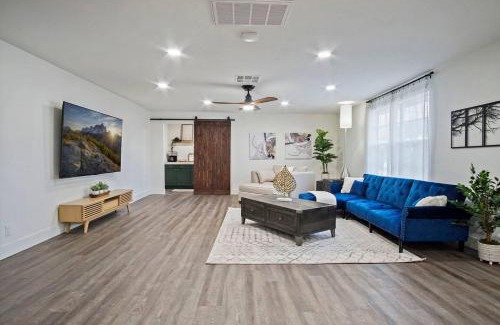Central Oklahoma City House | Nouveau Nichols Hills Trendy Spacious