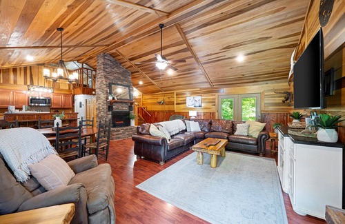 Dover Cabin | November DISCOUNT in affect! Don't Miss out.