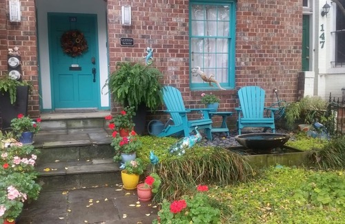 Capitol Hill Apartment | November Specials !