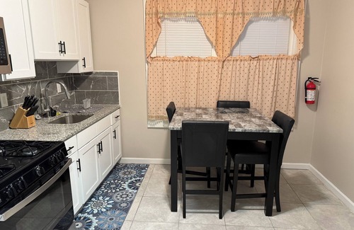 Weequahic Apartment | nSpacious, Comfy 3BR, 1BA Apt, Close to EWR, NYC, Beth Israel Hospital, MetLife,