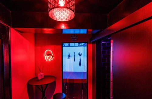 Thiers-sur-Theve Apartment | Nuit Sauvage - Love Room pour Fantasmes Réalisés