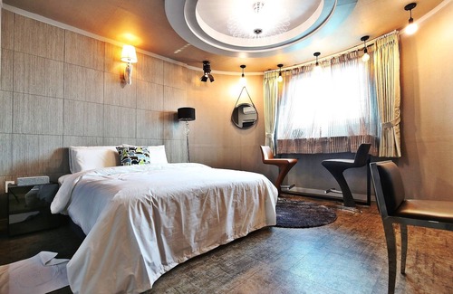 Gongju Hotel | Number 25 Gongju Shingwan