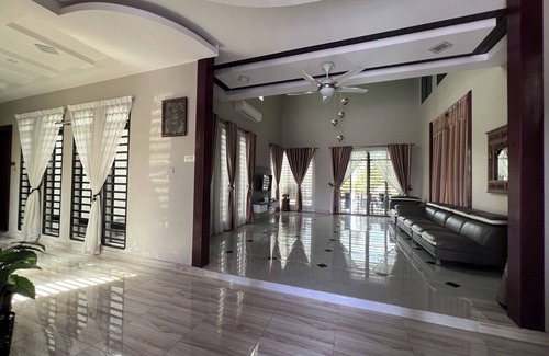 Cherating Hotel | Nurbayu Chalet, Kemaman