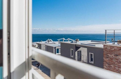 Yeongdeok Apartment | Nuri (Blue Road Town Pension