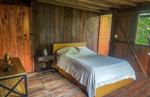 Bahia Solano Cabin | NUTRIA HOUSE