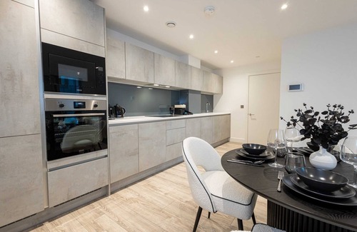 Castlefield Apartment | Nuvola Suite ~ Luxury 1BR Apartment w/Stunning Views!