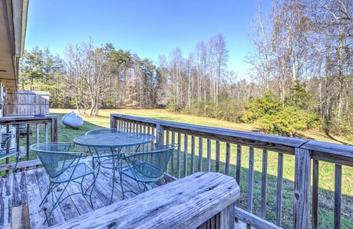 Helen House | NVM Shenandoah Peace - Pet Friendly Room at the Nacoochee Valley Motel