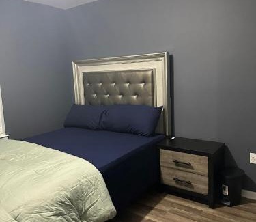 Newark House | Nwk 457 RM 212-E