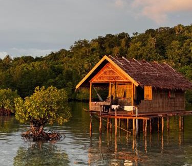Sawinggrai House | Nyanse Homestay - Raja Ampat