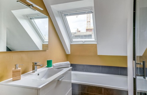 Hauts-Paves - Saint-Felix Apartment | Nymphéa – Élégant duplex avec balcon, à deux pas du centre de Nantes