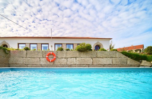 Molares Apartment | O Burra Velha - Private House