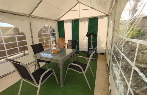 Huille House | O'gîte Bleu pour 14 personnes