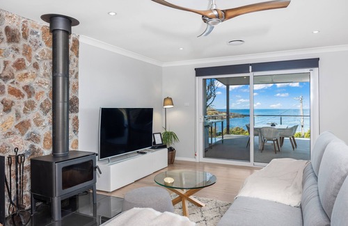 Kioloa House | O'Hara - Waterfront, walk to Merry Beach
