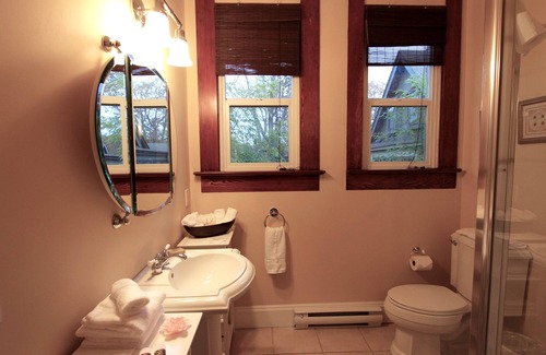 Gonzales House | Oak Bay House