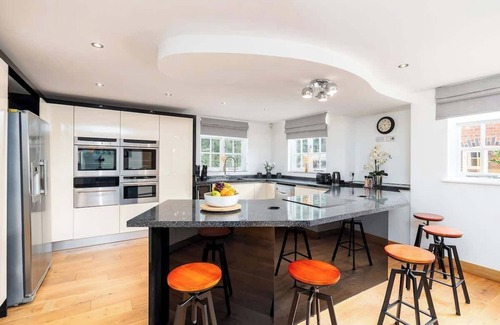 Knowle Sands House | Oak Cottage, Contractors, Professionals & Companies Only, HS2, NEC, BHX, M42