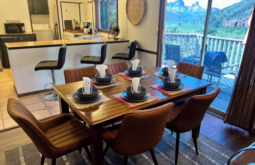Sedona House | Oak Creek Viewpoint – Rustic-Chic 3 BDR with Incredible Views of Red Rocks!