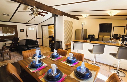 Sedona House | Oak Creek Viewpoint – Rustic-Chic 3 BDR with Incredible Views of Red Rocks!