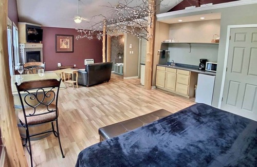 Eureka Springs Cabin | Oak Crest – Mountain Chalet/#9