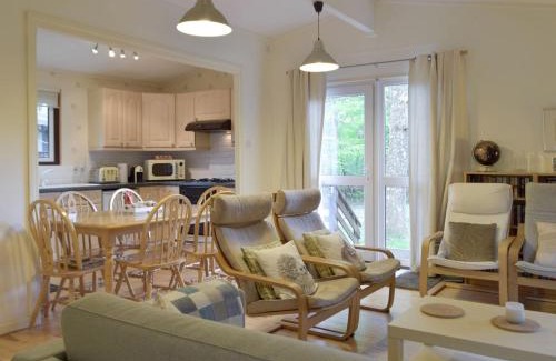 Cenarth House | Oak Haven