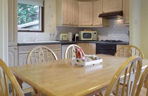 Cenarth House | Oak Haven