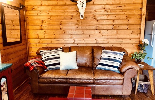 Canyon Lake Cabin | Oak Hollow Cabin at Canyon Lake