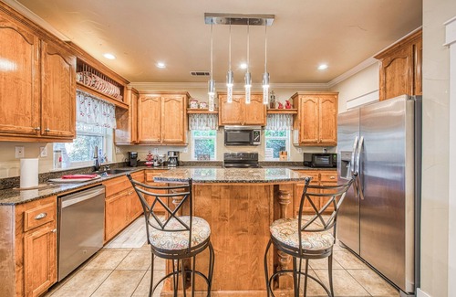 Yosemite Lakes House | Oak Hollow/HOT TUB/E V Charger - near Yosemite