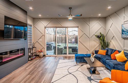 Dallas Villa | Oak Lawn Luxury Stay - Hot Tub & Arcade