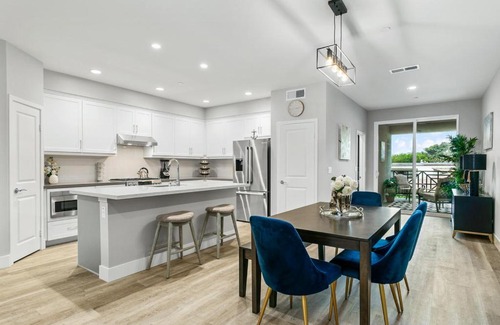 Carlsbad Village House | Oak Manor