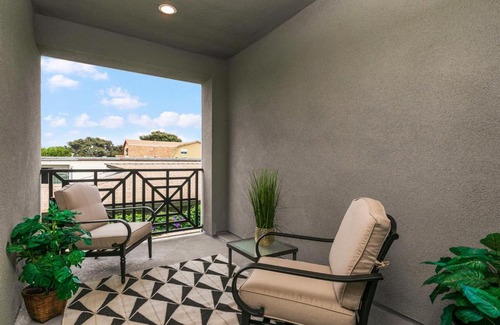 Carlsbad Village House | Oak Manor