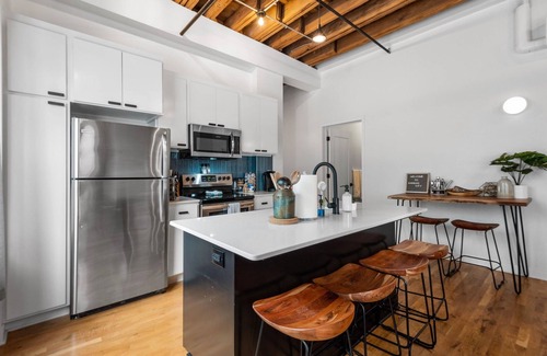 Downtown Kansas City Condo | Oak St Lofts - Private Parking, Walk to T-Mobile Center and Streetcar!