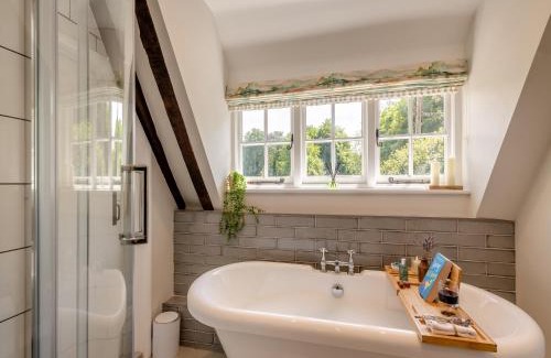 Hethel House | Oak Tree Cottage