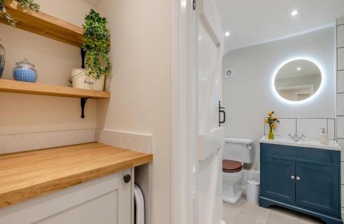 Hethel House | Oak Tree Cottage