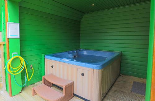 Liverton Villa | Oak Tree Lodge - A Romantic Getaway- Finlake Resort & Spa - Devon