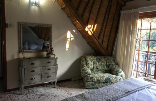 Greater Johannesburg Metropolitan Area Apartment | Oak Tree Lodge, Beaulieu, Kyalami