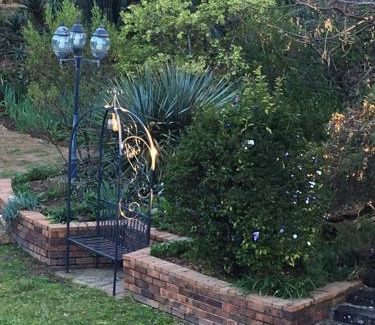 Greater Johannesburg Metropolitan Area Apartment | Oak Tree Lodge, Beaulieu, Kyalami