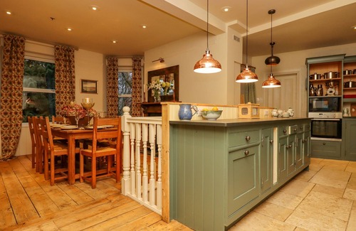 Lustleigh House | OAKHURST, pet friendly, character holiday cottage in Lustleigh