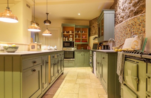 Lustleigh House | OAKHURST, pet friendly, character holiday cottage in Lustleigh