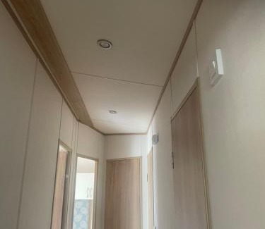 Selsey Ski Chalet | Oakleys lodge